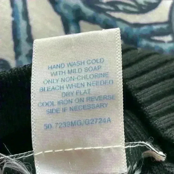 Garfield & Marks Medium Zip Black Sweater with Sparkly Detail - Picture 3 of 9